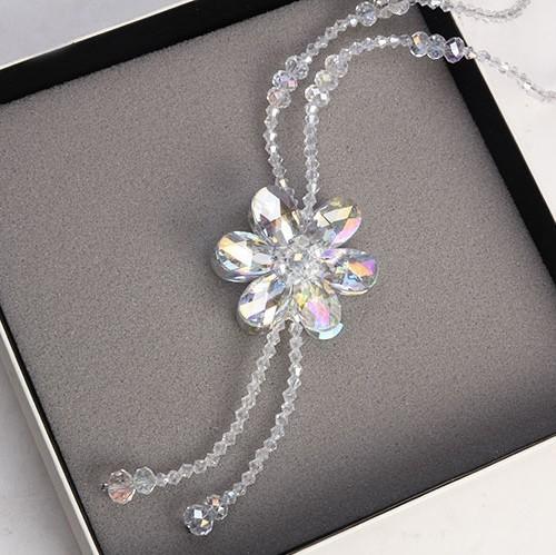 Geometrisk anhengskjede med store og små firkanter