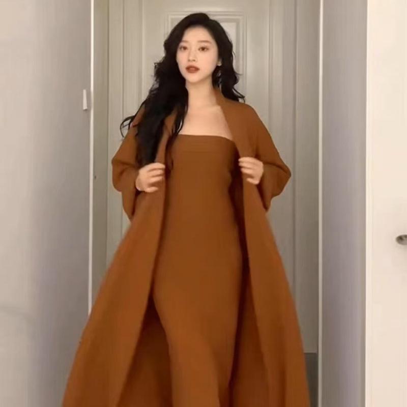 

Женский французский ретро красный трикотажный комплект из двух предметов: Кардиган средней длины и свитер-труба на осень/зиму S (Recommended under 100 jin)