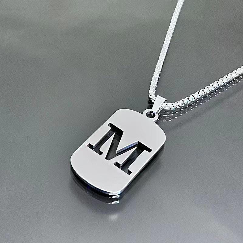 Collar de acero y titanio con 26 letras: Accesorio Unisex para Estudiante y Pareja - Diseño Minimalista y Moderno KTJ