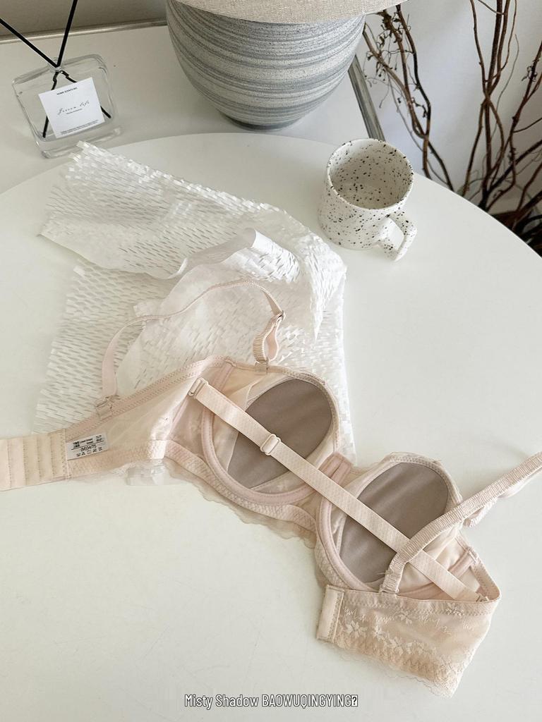 French Lace Ultra-Thin Rabbit Ear Strapless Bra: Sexy, Anti-Sagging Women's Lingerie with Soft Support.