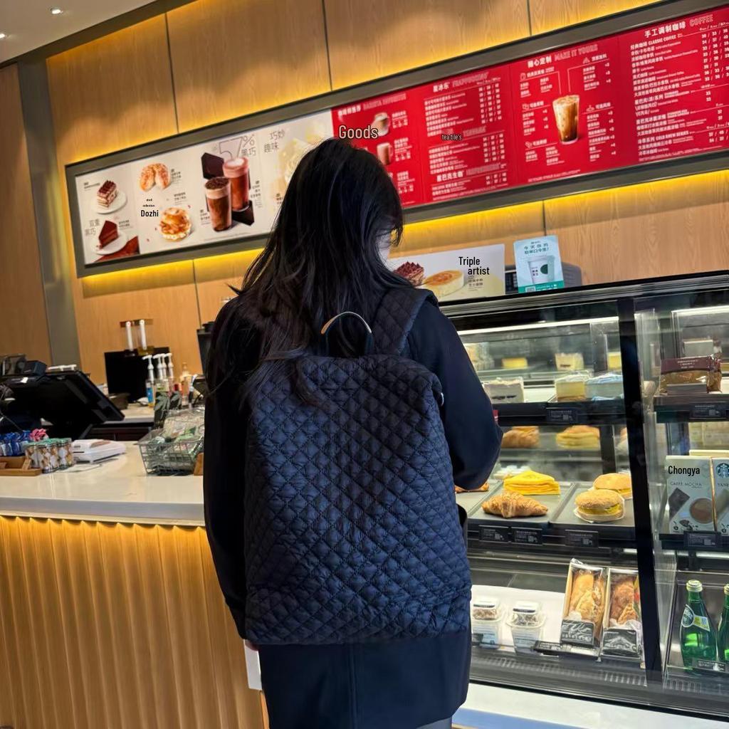 2025 Frühling High-End Diamant-Gitter Pendler-Rucksack: Große Kapazität, klassischer Casual-Stil