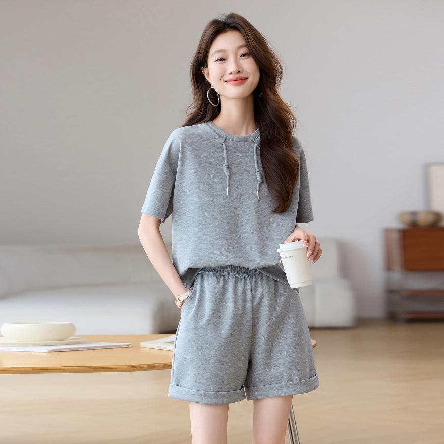 Fashion casual loose sports suit women's summer new loose thin short-sleeved sweater shorts two-piece set