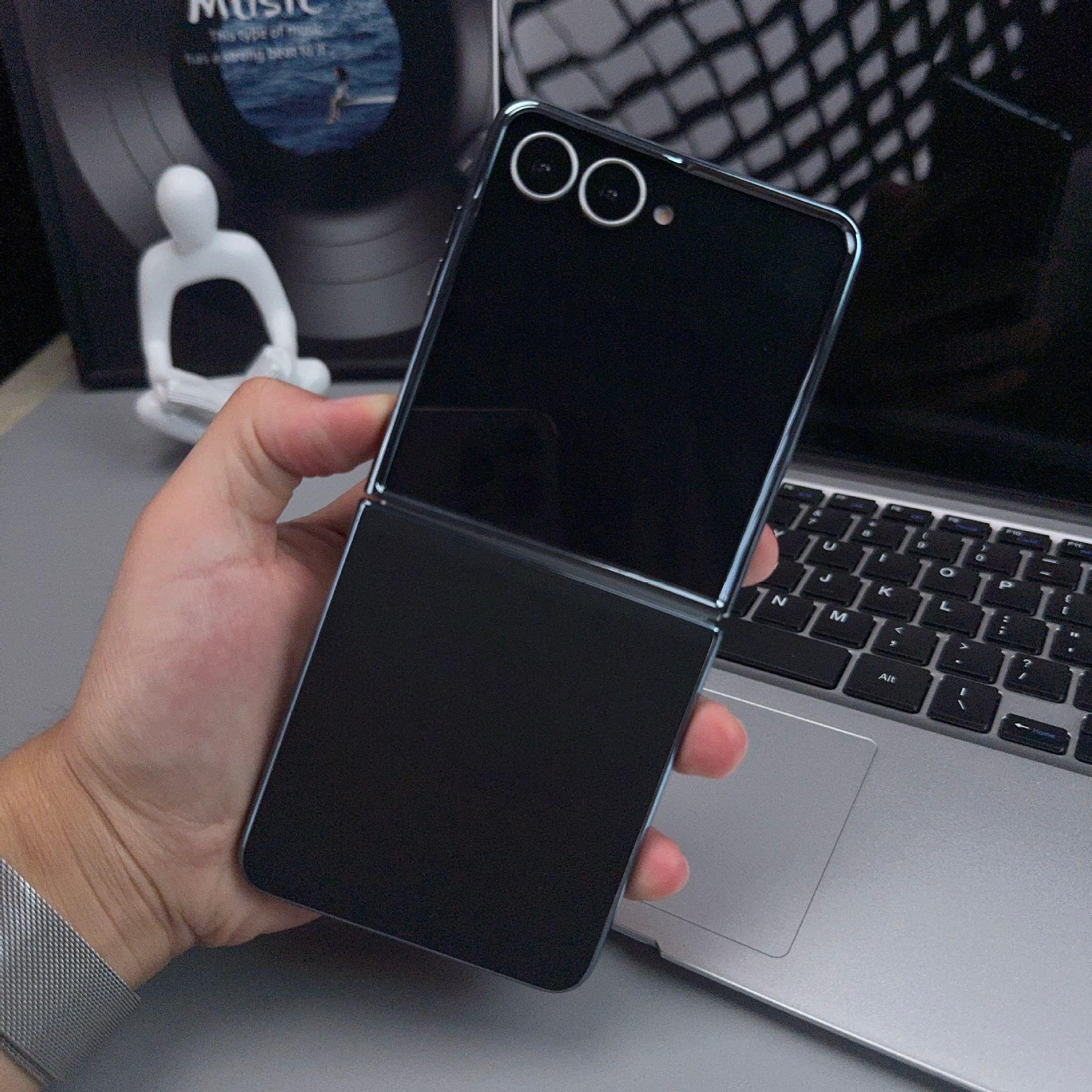 Кожаный чехол для Samsung Galaxy Z Flip 8: Складной экран с гальванизированными краями Galaxy Z Flip 8