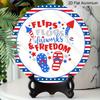 2D Flat, 1pc Patriotic 4th of July Metal Decorative Plaque, Red White Blue Flip Flops Fireworks USA Flag Design, Durable Indoor Outdoor Sign, Perfect