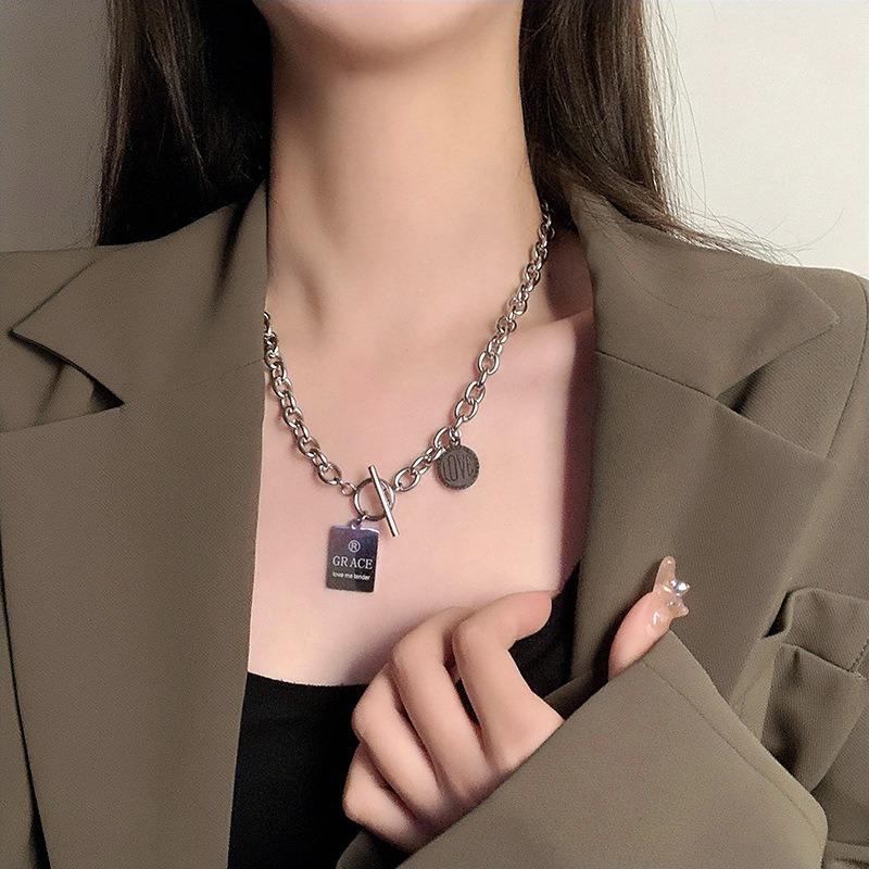 New Necklace Girls Love Collarbone Chain Sweet and Cool Versatile Niche Neck Chain Decoration Trendy Accessories