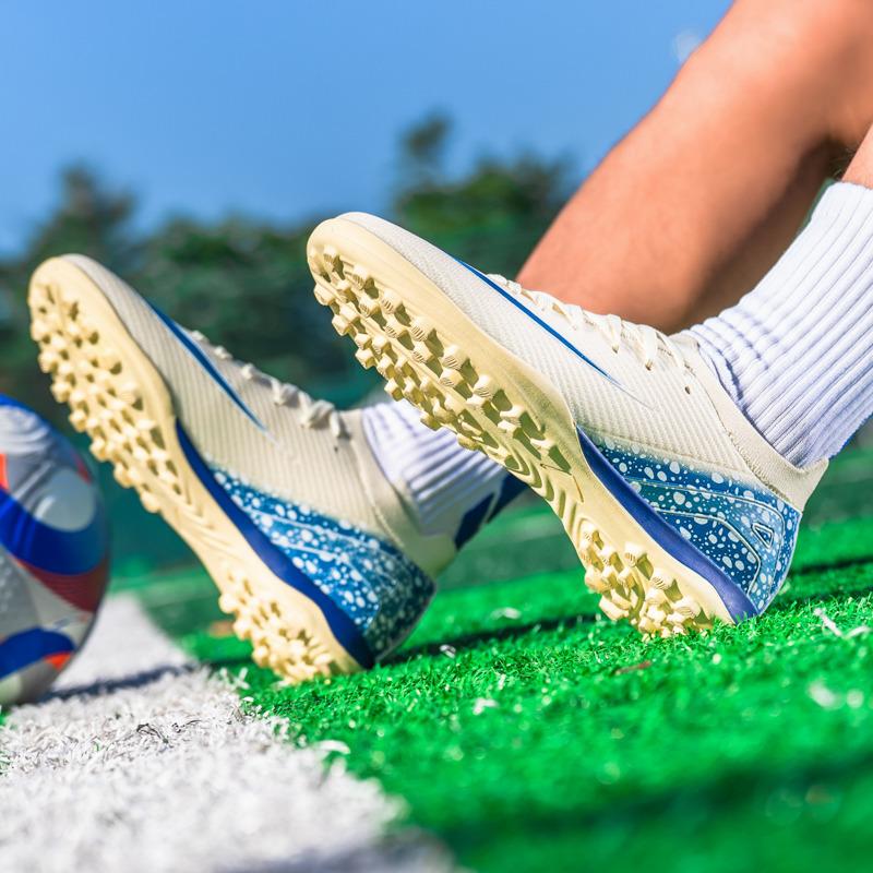 Høykvalitets fotballsko for kunstgress Unisex Profesjonell Lett Fotballtreningssko Mesh Futsal Fotballsko For Kvinner Menn