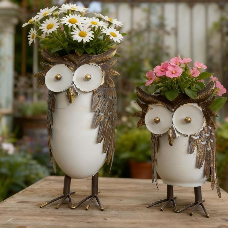 Lightweight Iron Owl Planter Flower Pot Easy to Move for Indoor or Outdoor Garden Decoration Multipurpose Planting Option