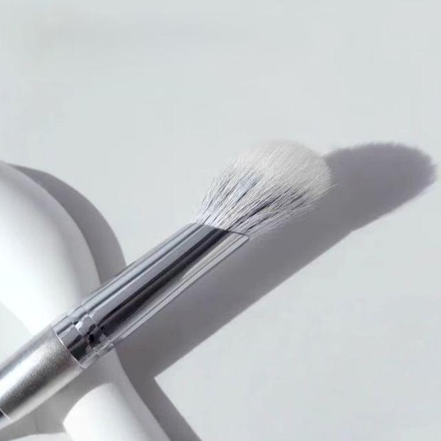

jademonra - Blush Brush