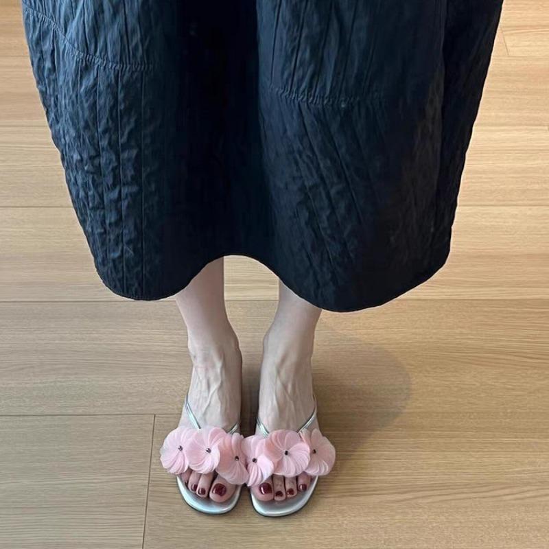 Fashion Low Heel Slippers Fashion Round Toe Open Toe Flower Slim Strap Soft Slip Non-Slip Wear-Resistant Flat Flip Flops