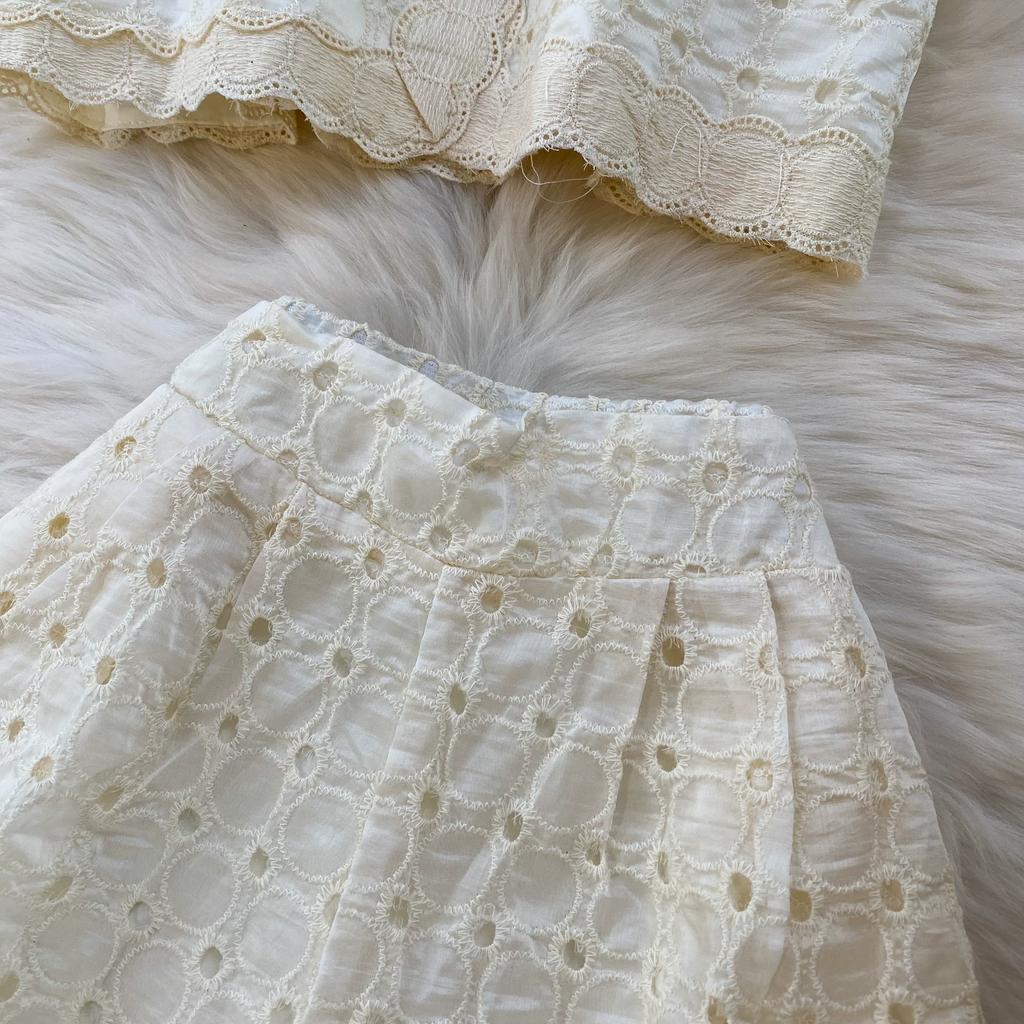 Summer Women's Embroidered Two Piece Sets Vintage Lace Splice Floral-Button Tops and Slimming Shorts Sets