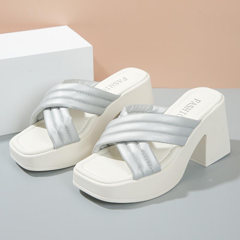 Trendy Women's Slippers 2024 Summer New Thick Sole Anti Slip Cross European and American Style Women's Shoes Platform Sandals