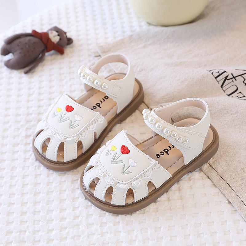 Girls' Fashion Sandals Children'S Hollow-Out Beach Shoes Anti-Kick Toe Protection Embroidered Flowers Cute Classic New Style
