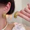Retro Hong Kong style golden flower C-shaped earrings popular stud earrings female cold wind simple ear jewelry