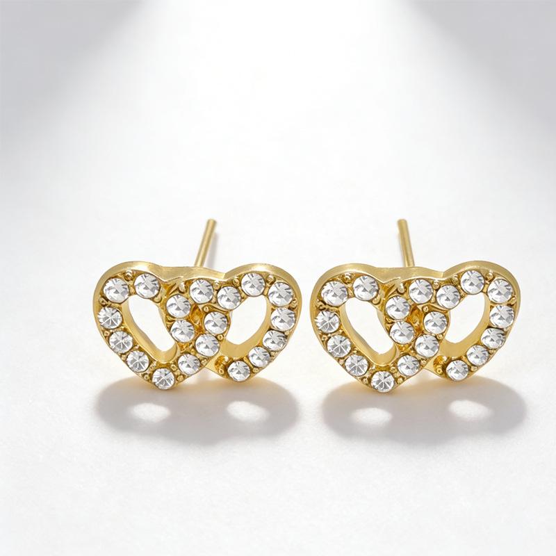 Love earrings, small and exquisite earrings, gentle and versatile temperament peach heart earrings, simple and full of diamond heart earrings