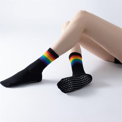 Regenboogkleurige Sokken tot Halve Kuit voor Dames Anti-Slip Fitness Vloersokken Trendy en Veelzijdig