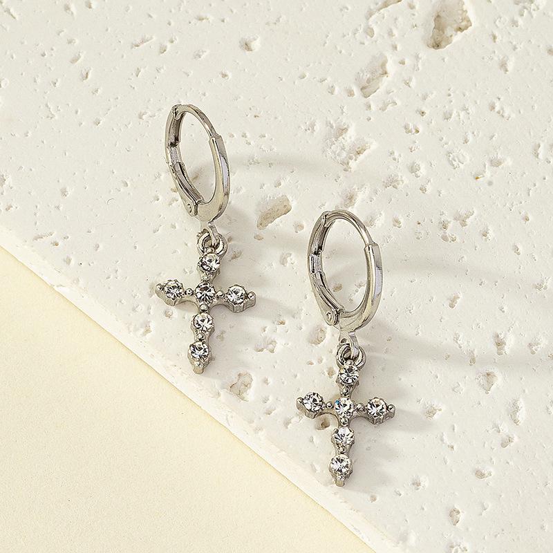 

Трендовые серьги-крестики со стразами: Женский хип-хоп панк стиль