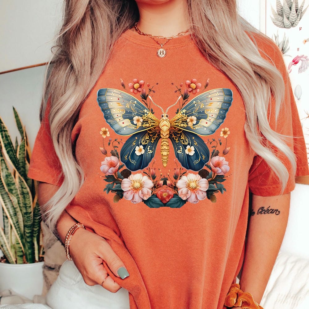 Vintage Women Celestial Moth Tshirt Boho Astrology Print Dark Academia Shirt Crewneck Casual Daily Unisex Y2K Top Streetwear