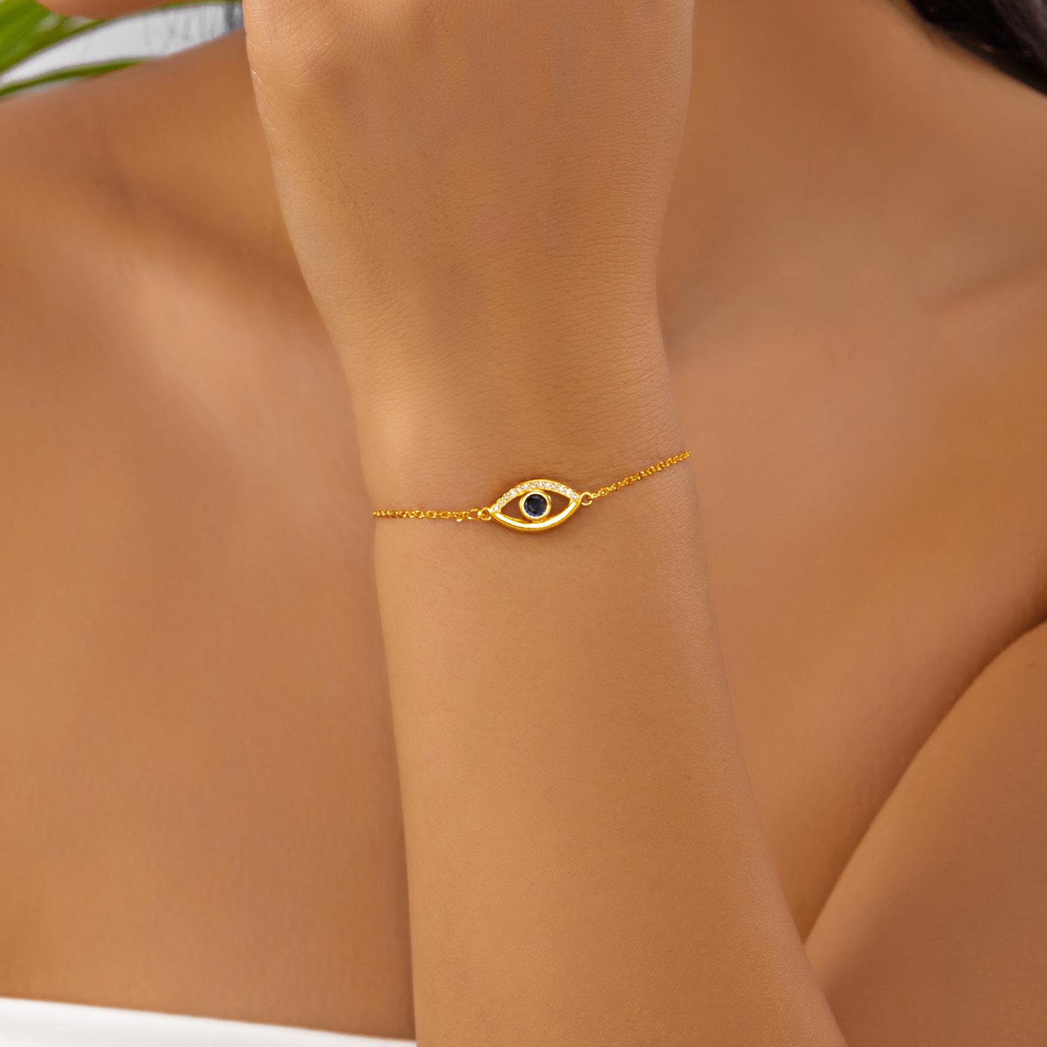 

Exquisite Shiny Rhinestone Evil Eye Necklaces for Women Men Vintage Turkish Lucky Blue Eyes Chain Necklaces Party Jewelry Gifts