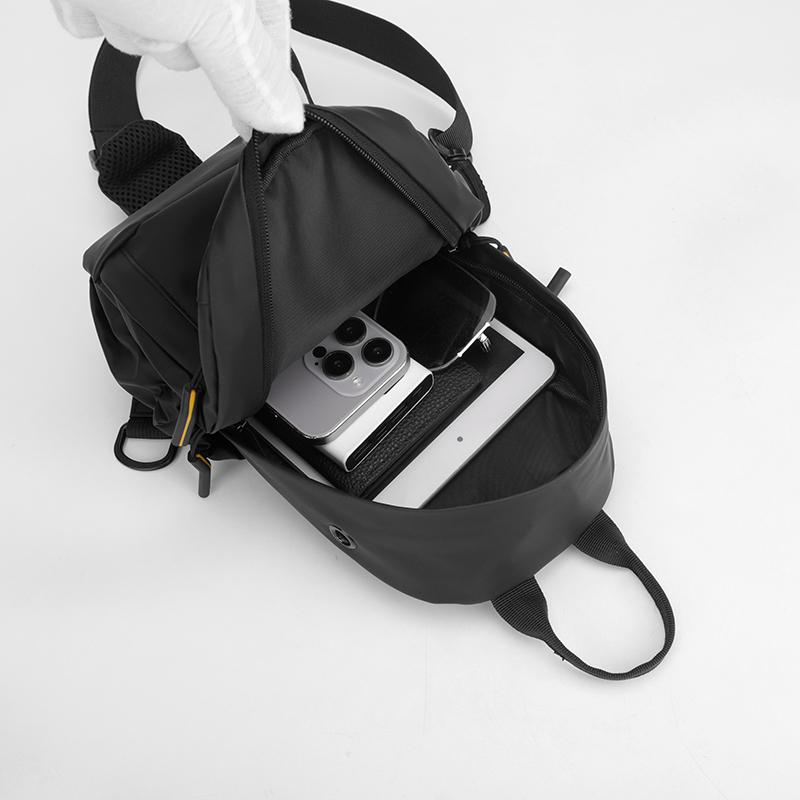 Borsa a tracolla impermeabile da uomo, borsa sportiva da petto, borsa a spalla multifunzionale di grande capacità