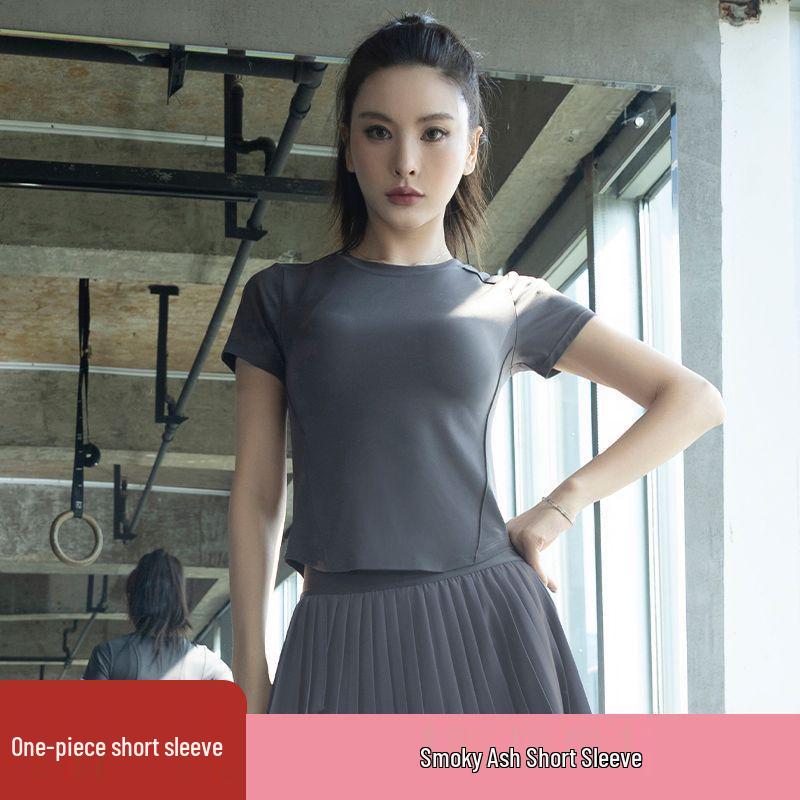 Women s High-End Quick-Dry Yoga Set: Three-Quarter Shorts  Short Sleeve Top L