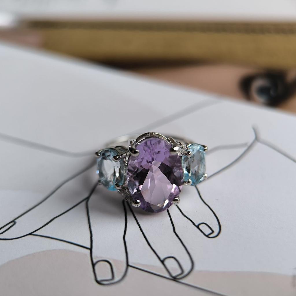 Серебряное кольцо с натуральным аметистом, топазом, вес изделия 5,12 гр (2183532)