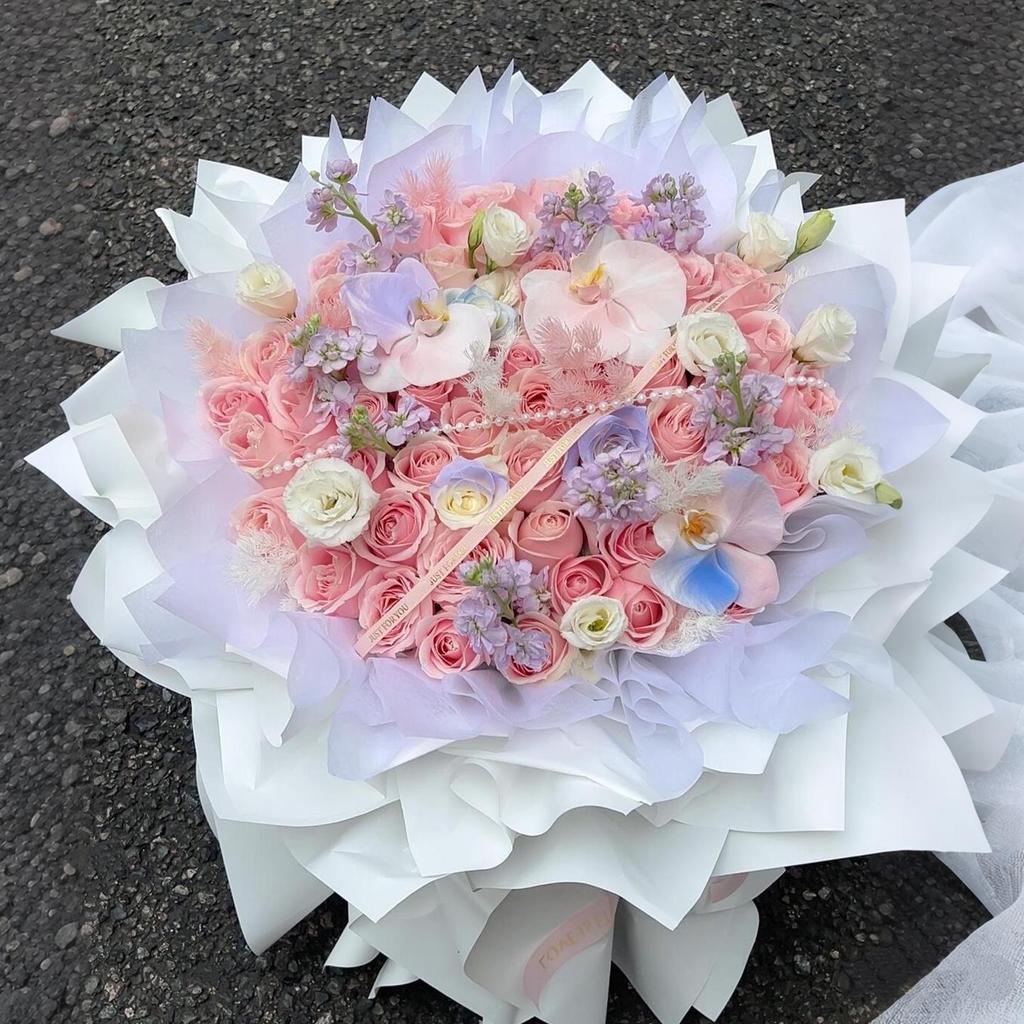 Eternal Flower: Elegant Mixed Rose Bouquet - Ideal for Girlfriend, Best Friend, or as a Luxurious Birthday Gift. Simulation Soap Flower Bouquet.