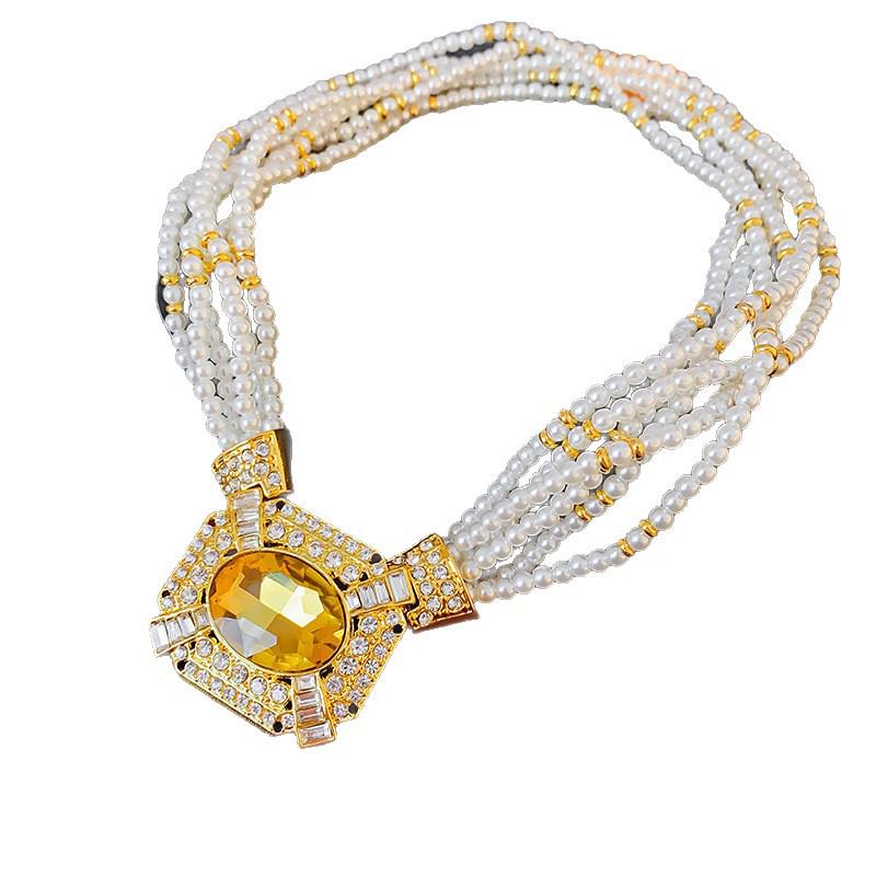 Ensemble boucles d'oreilles et collier perles vintage: Collection Exquise de Bijoux Rétro de Niche