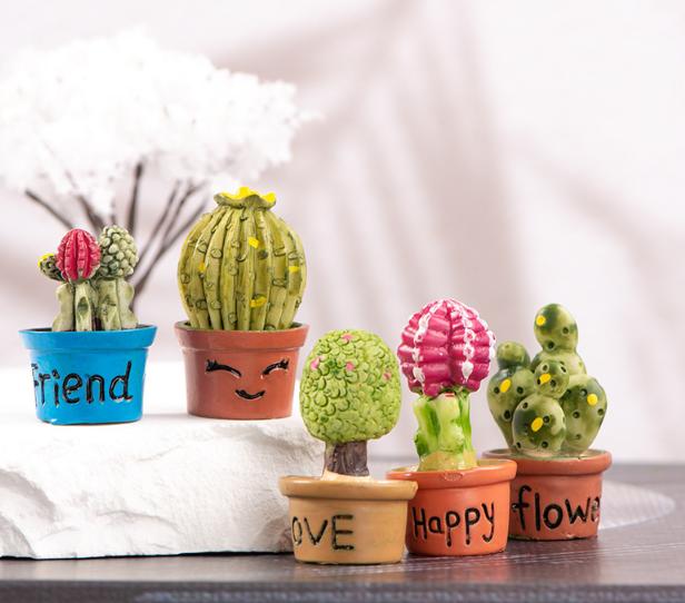 

Simulated Cactus Ball Resin Craftsmanship Desktop Pottery Decoration One Size зелений