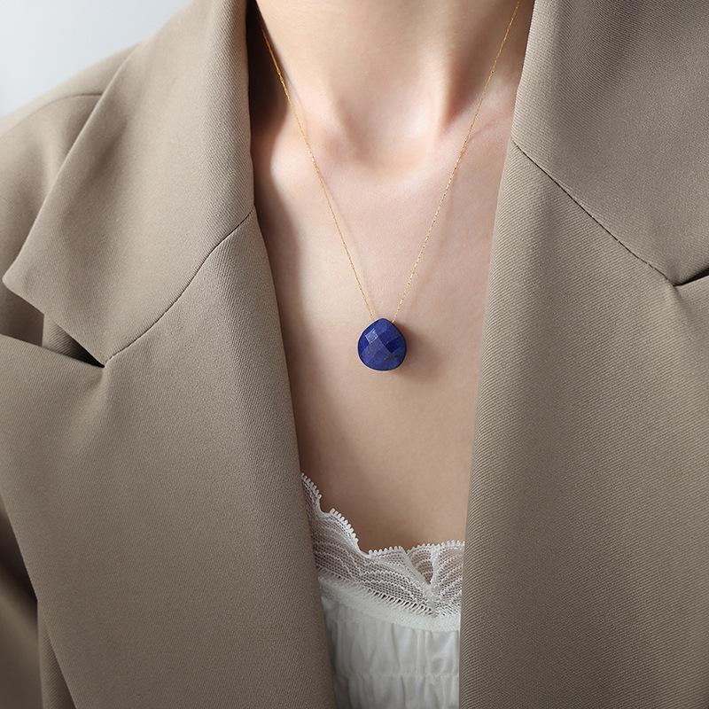 

Легкое роскошное ожерелье с подвеской в виде капли воды из полигонального трехмерного лазурита, простое из титановой стали, позолоченное, для женщин