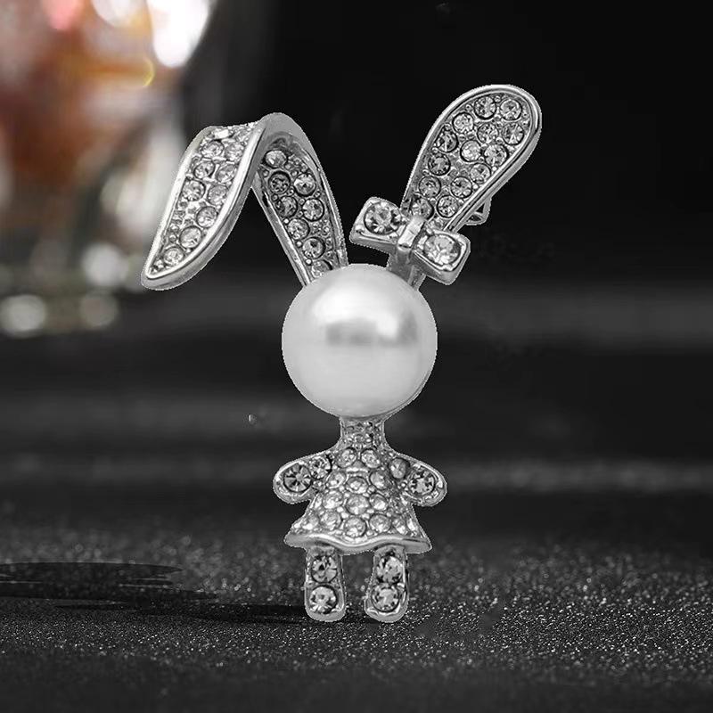 

Корейская милая брошь в виде кошки и бриллиантовой бабочки для мужчин и женщин - модная брошь для кардигана и аксессуар для корсажа