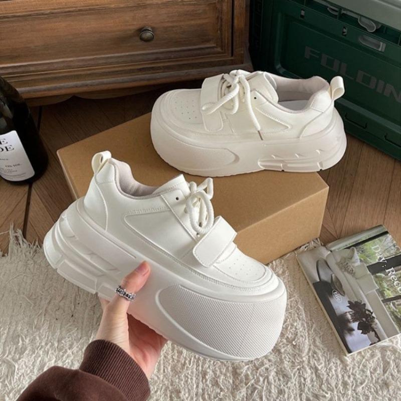 New Spring and Summer Round Head Versatile High Sense Increased Platform White Shoes Retro Lightweight Student Casual Board Shoes