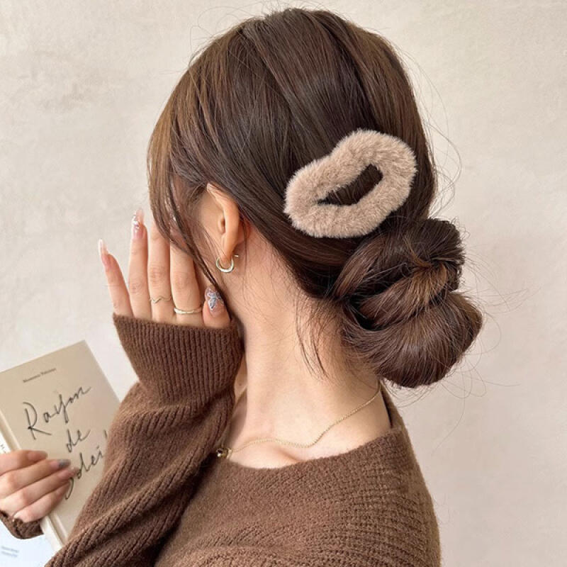 [Set of 2] Fredo Somsom Fake Fur Hairpin Snap Pin Black (set of 2)