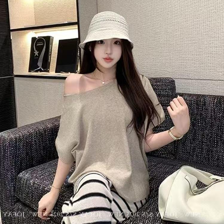 

Autumn & Summer Striped Knit Wide-Leg Casual Pants Set for Women S (80-90 jin)