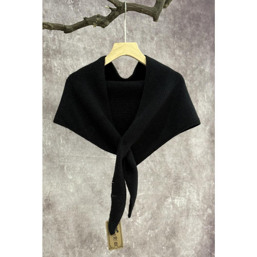 High-end Fashion Autumn and Winter Triangle Scarf Korean Version Knitted Scarf Shawl Women's Outdoor Warm Triangle Scarf Small Vest