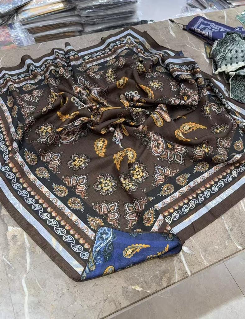 Double-Sided Faux Silk And Wool Printed Scarf For Women Spring And Autumn 90Cm Square Scarf Foulard Bandana Femmel Headscarf