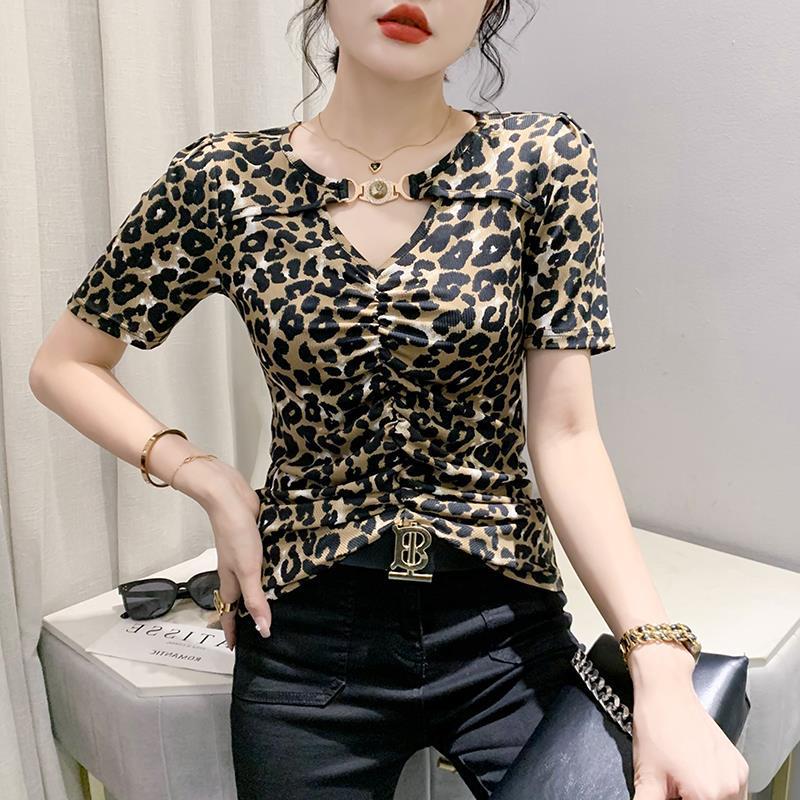 2023 Europäisches V-Ausschnitt Leopardenmuster Damen Slim Fit Kurzarm T-Shirt