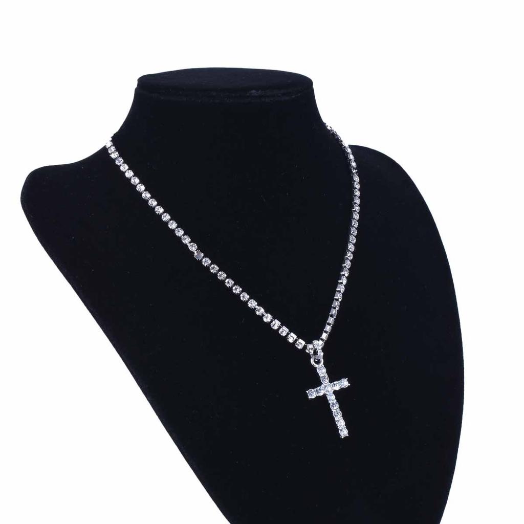 Accessoires, personalisierter kreativer und einfacher Schmuckstil, kurzes Schlüsselbein-Halsketten voller Diamantkreuze