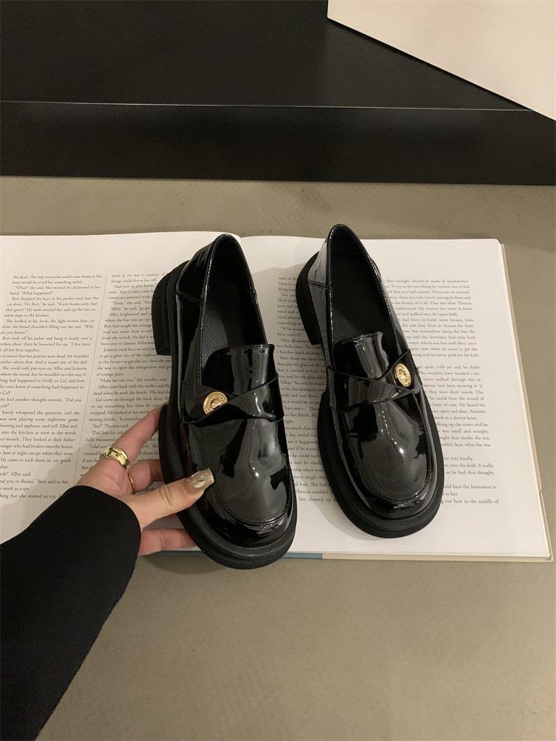 

Маленькие кожаные туфли в британском стиле, с высоким чувством, маленькие ароматные туфли из золотой монеты, плюшевые туфли на толстом каблуке, туфли на платформе, женские зимние туфли 39