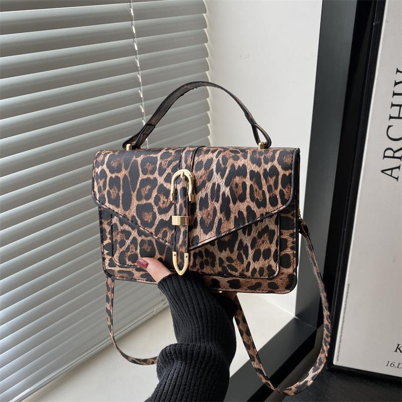 Small square bag leopard print bag fashionable small bag foreign style simple 2025 new trend shoulder bag messenger bag casual women