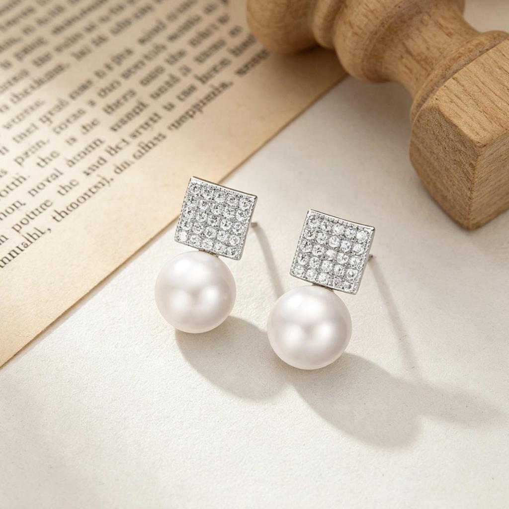 Luxury Geometric Pearl & Diamond Square Stud Earrings - Elegant & Trendy