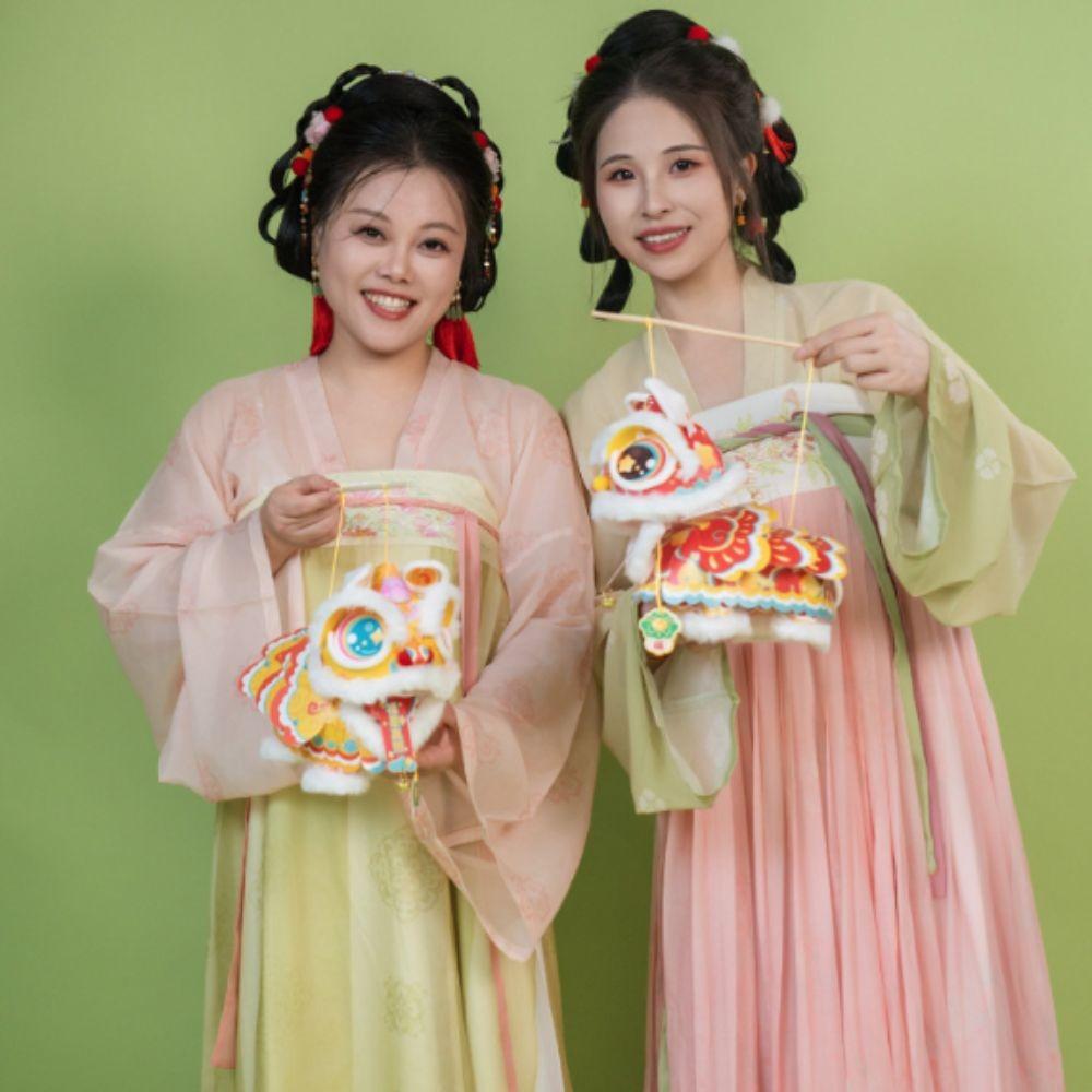 Luminous Handheld Lion Dance Lantern Ancient Festival Lantern Spring Festival