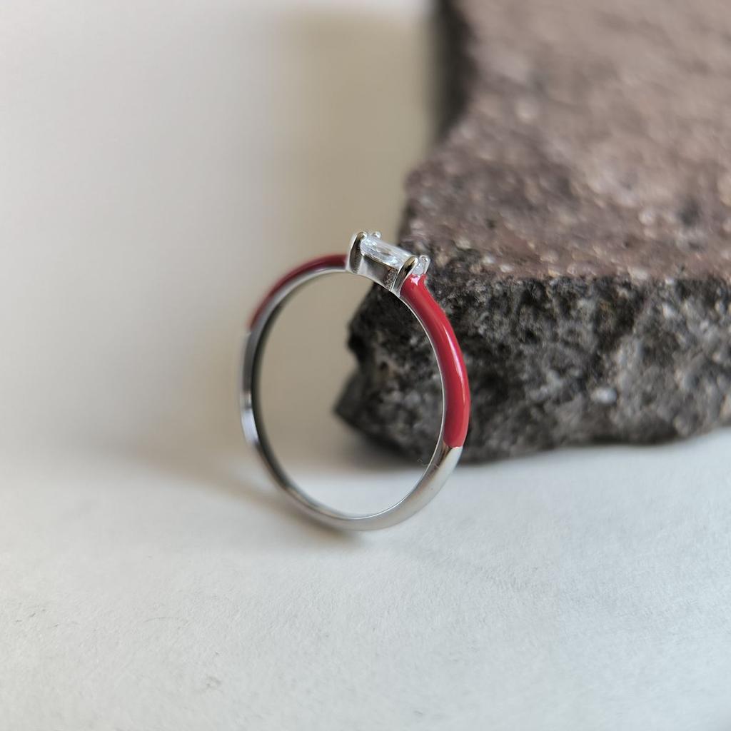 Sølvring med zirkoner, emalje, produktvekt 1,05 g (60002236)