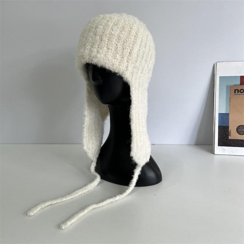 Girls are sweet and cute flying hats, autumn and winter cold-proof ear protectors, wool hats, retro solid color Lei Feng hats show small face