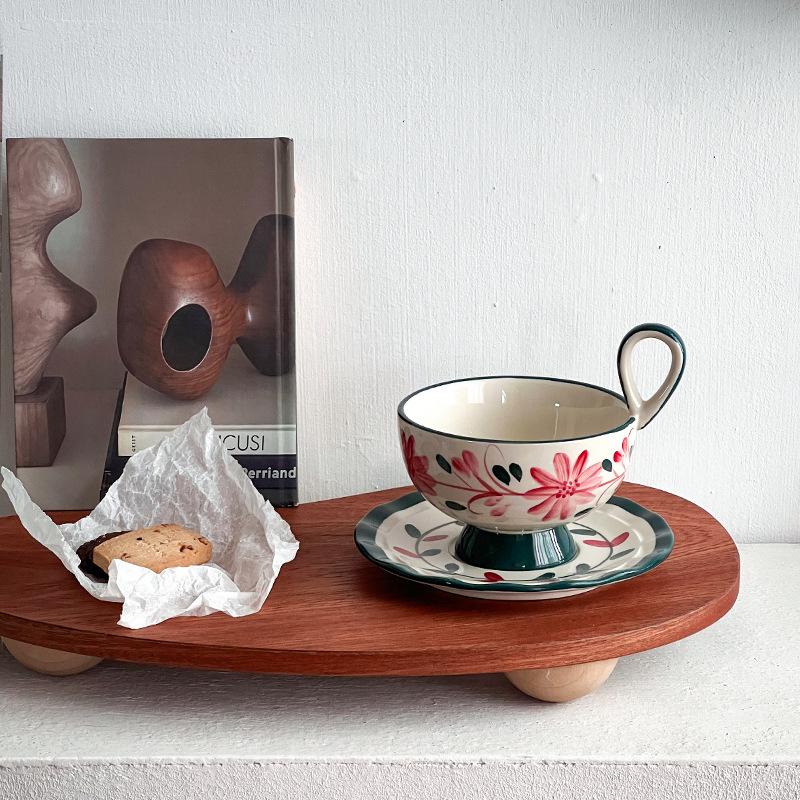 

Нишевый дизайн, расписанная вручную подглазурная керамическая чашка и блюдце, набор, японский средневековый стиль, чашка для послеобеденного чая с цветочным декором, бокал About 300ml зелёный