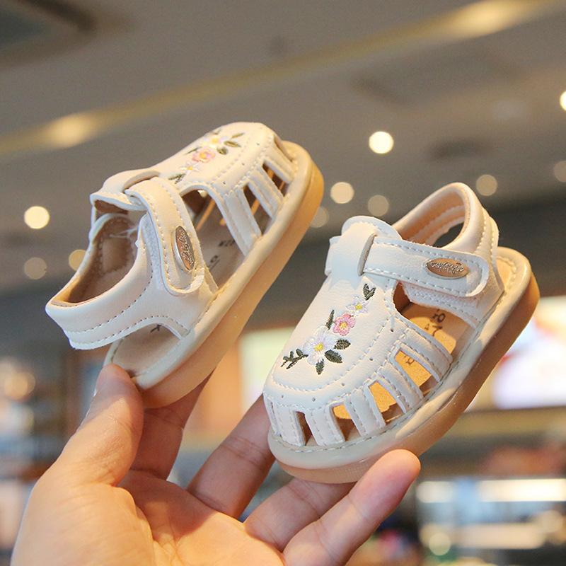 Girls' Embroidered Closed-Toe Walking Shoes Summer Soft Sole Non-Slip Princess Sandals0-1Breathable2Children's Squeaky Shoes