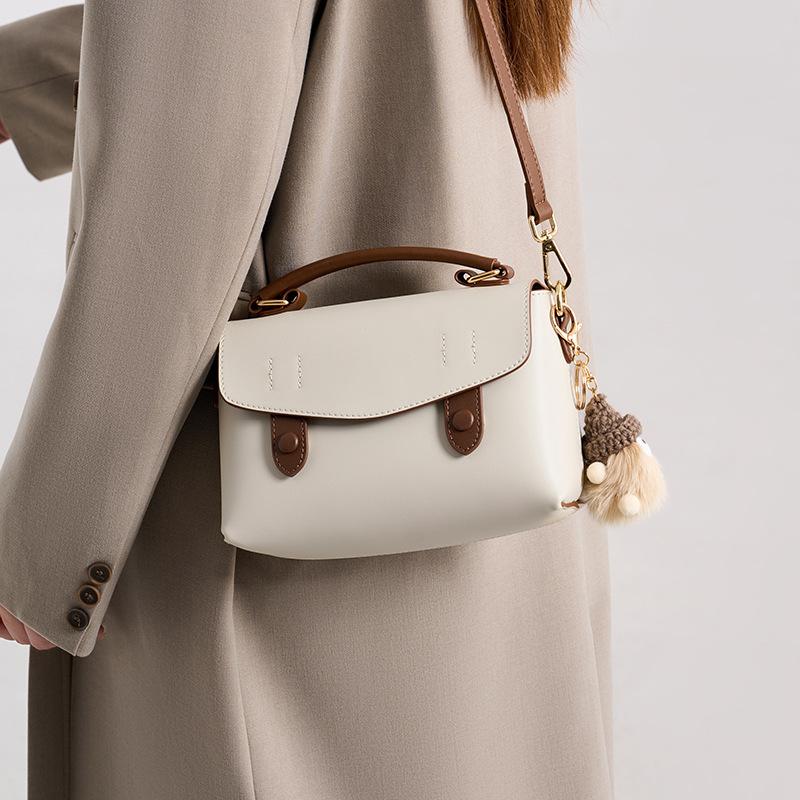 2025 New Versatile Fashion Casual Commuter Bag Design Sense Messenger Bag Trend Women's Fashion Portable Shoulder Bag