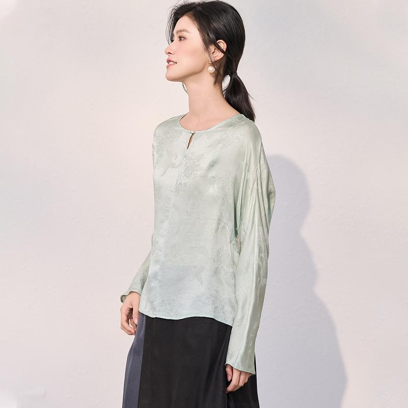 26mm Classic Round Neck Dark Pattern Jacquard Mulberry Silk Style T-shirt with Crown Wrinkle