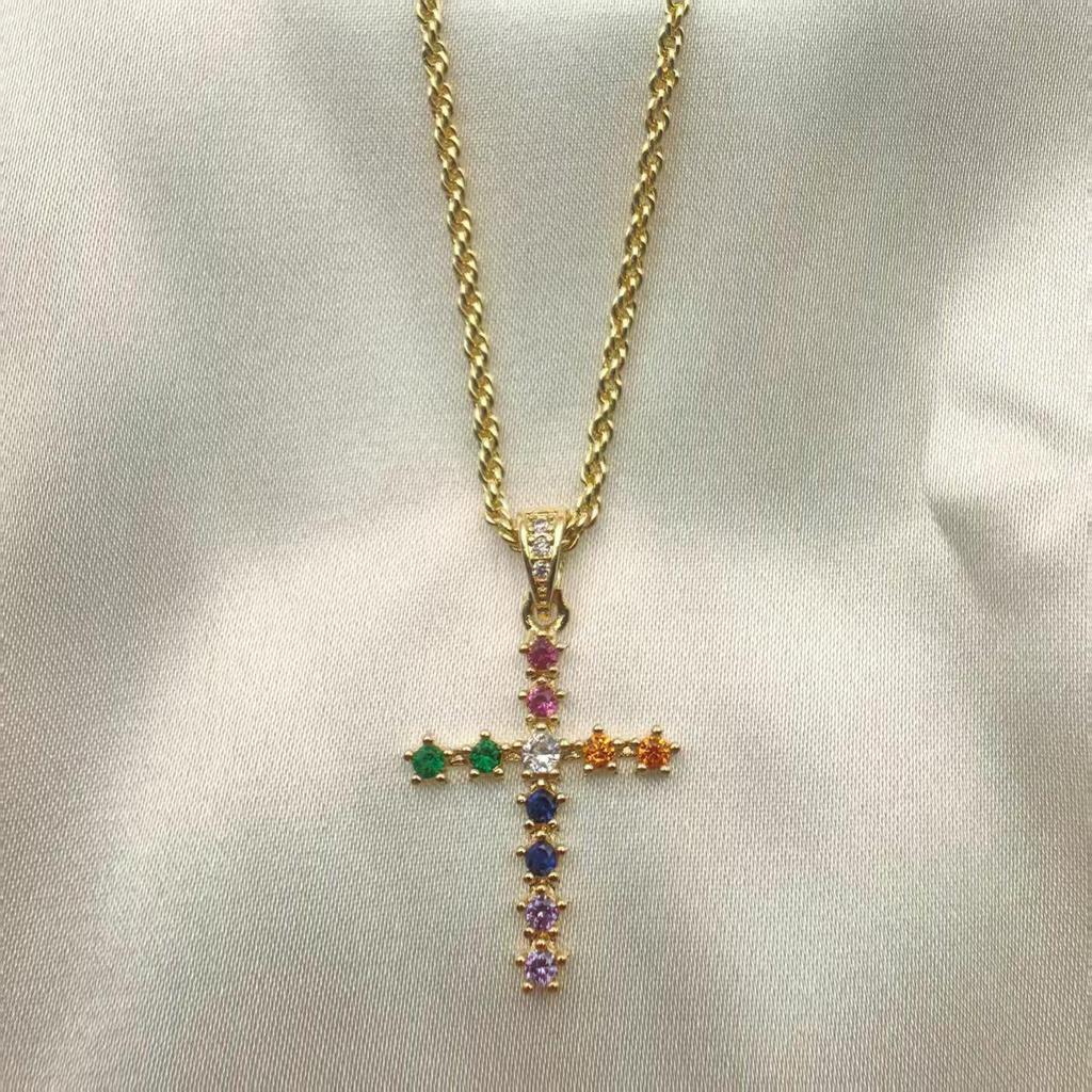 Colgante de Cruz de Circonita de Cobre para Mujer - Accesorio de Joyería Religiosa Versátil