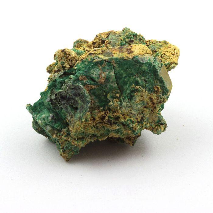 Pierres et Minéraux. Bournonite + Bindheimite + Malachite. 190.30 ct. Combe Guichard, Prunières, Isère, France.