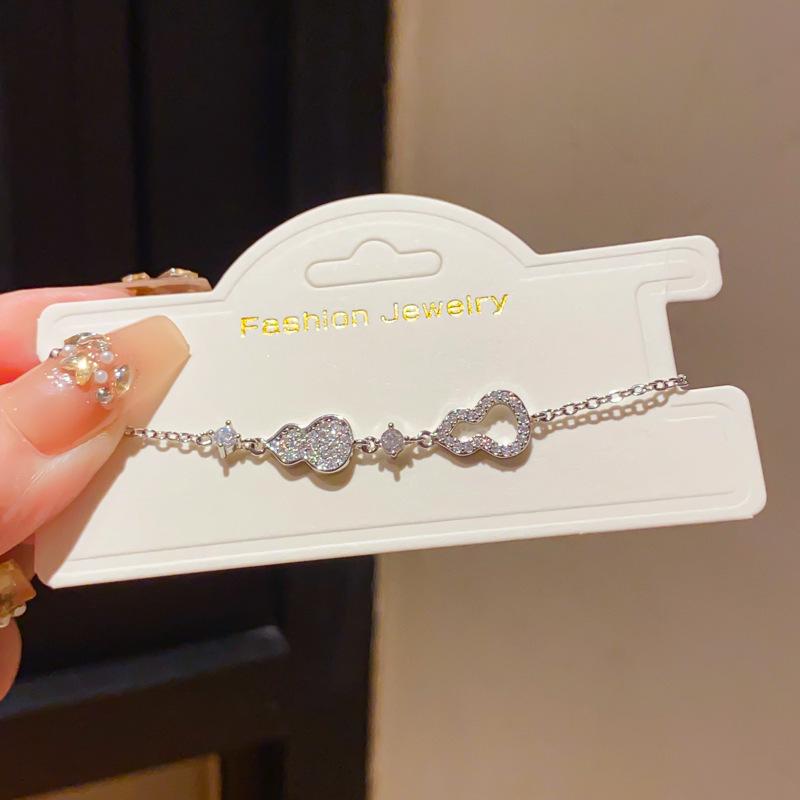Chinese Style Zircon Gourd Bracelet: Elegant, Luxurious, and Fashionable Bangle.